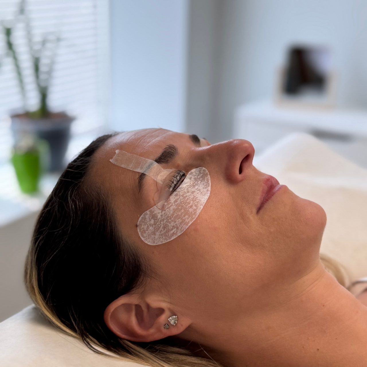 Eyelash Tint service